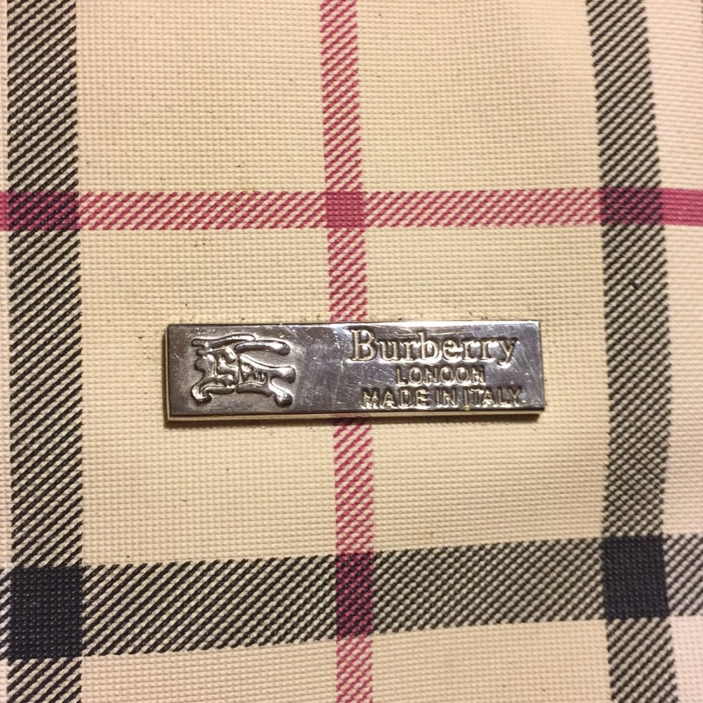 vintage Burberry clutch